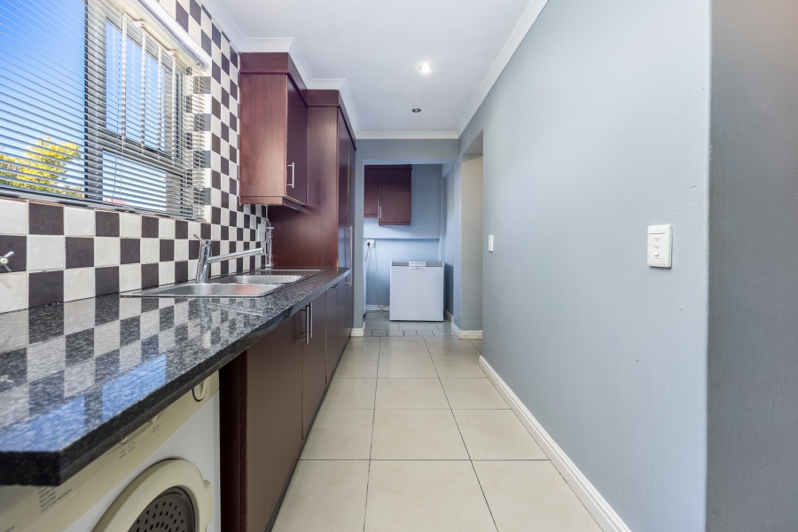 4 Bedroom Property for Sale in Protea Heights Western Cape